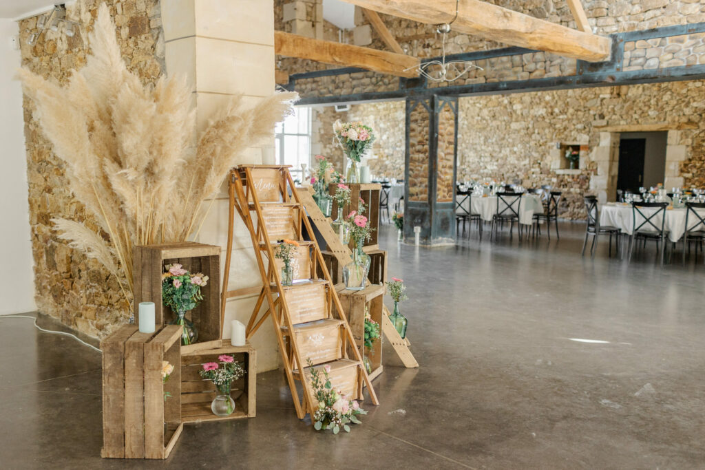 Plan de table de mariage dans la salle